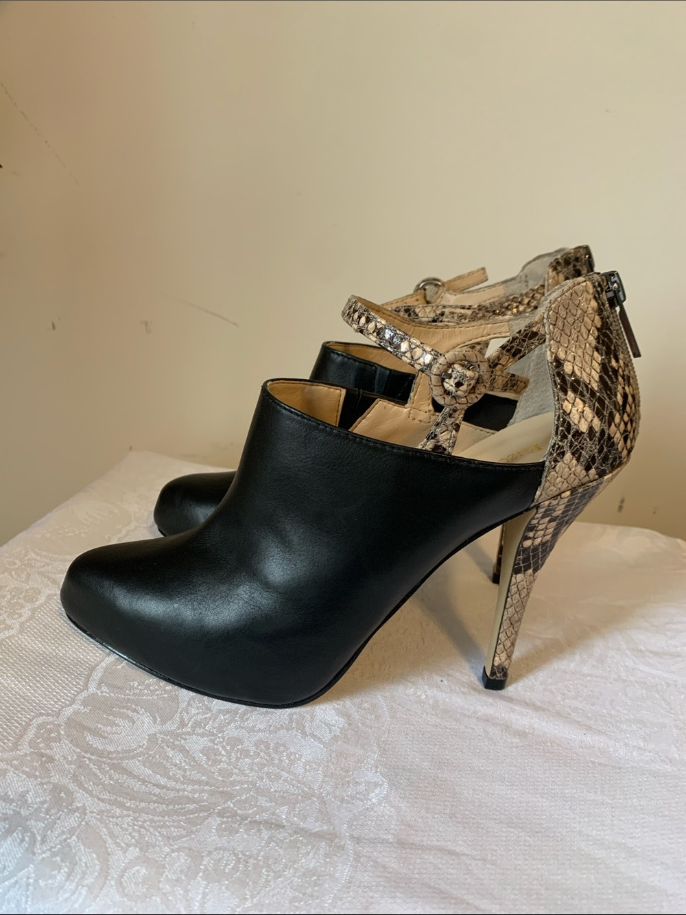 Enzo Angiolini Black Leather Pointed-Toe Pumps with Snakeskin Ankle Strap